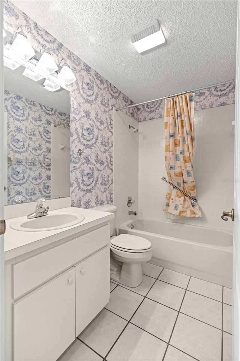 ON TOP OF THE WORLD - Residential