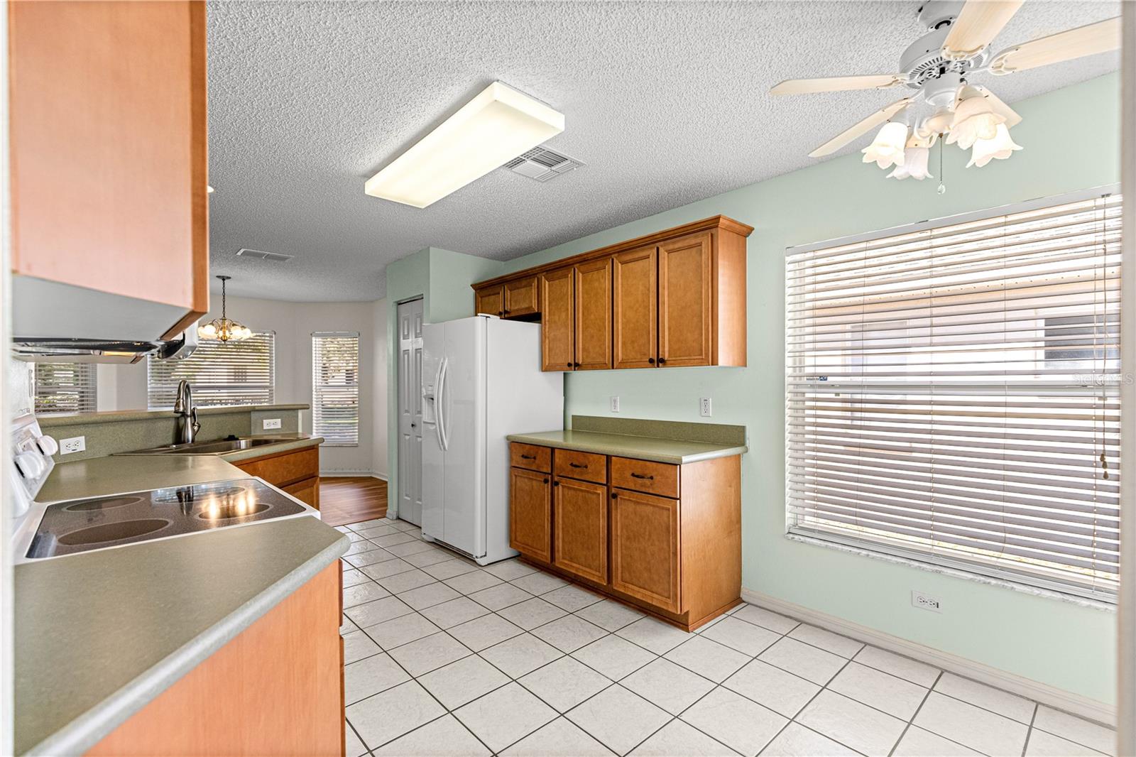 ON TOP OF THE WORLD - Residential