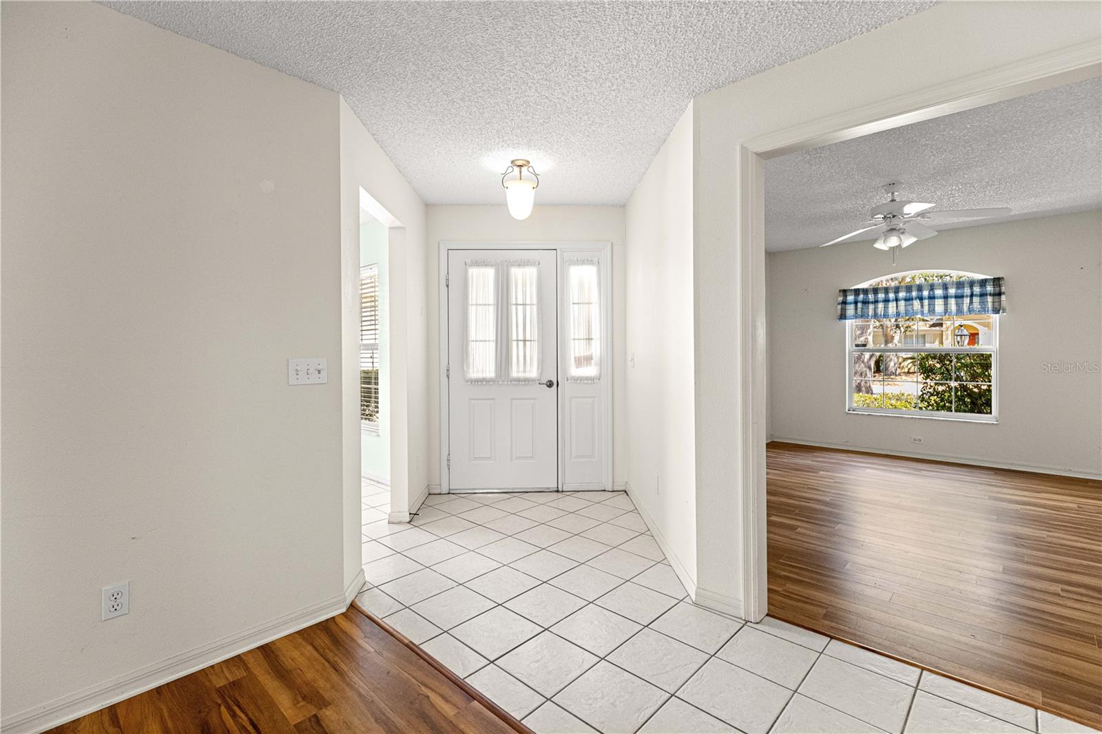 ON TOP OF THE WORLD - Residential