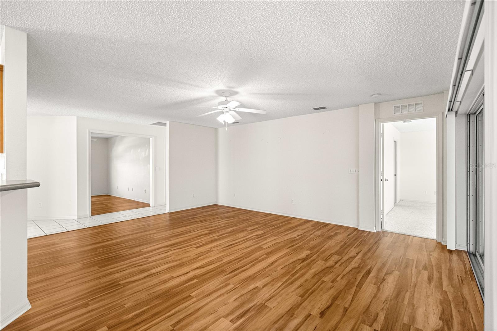 ON TOP OF THE WORLD - Residential