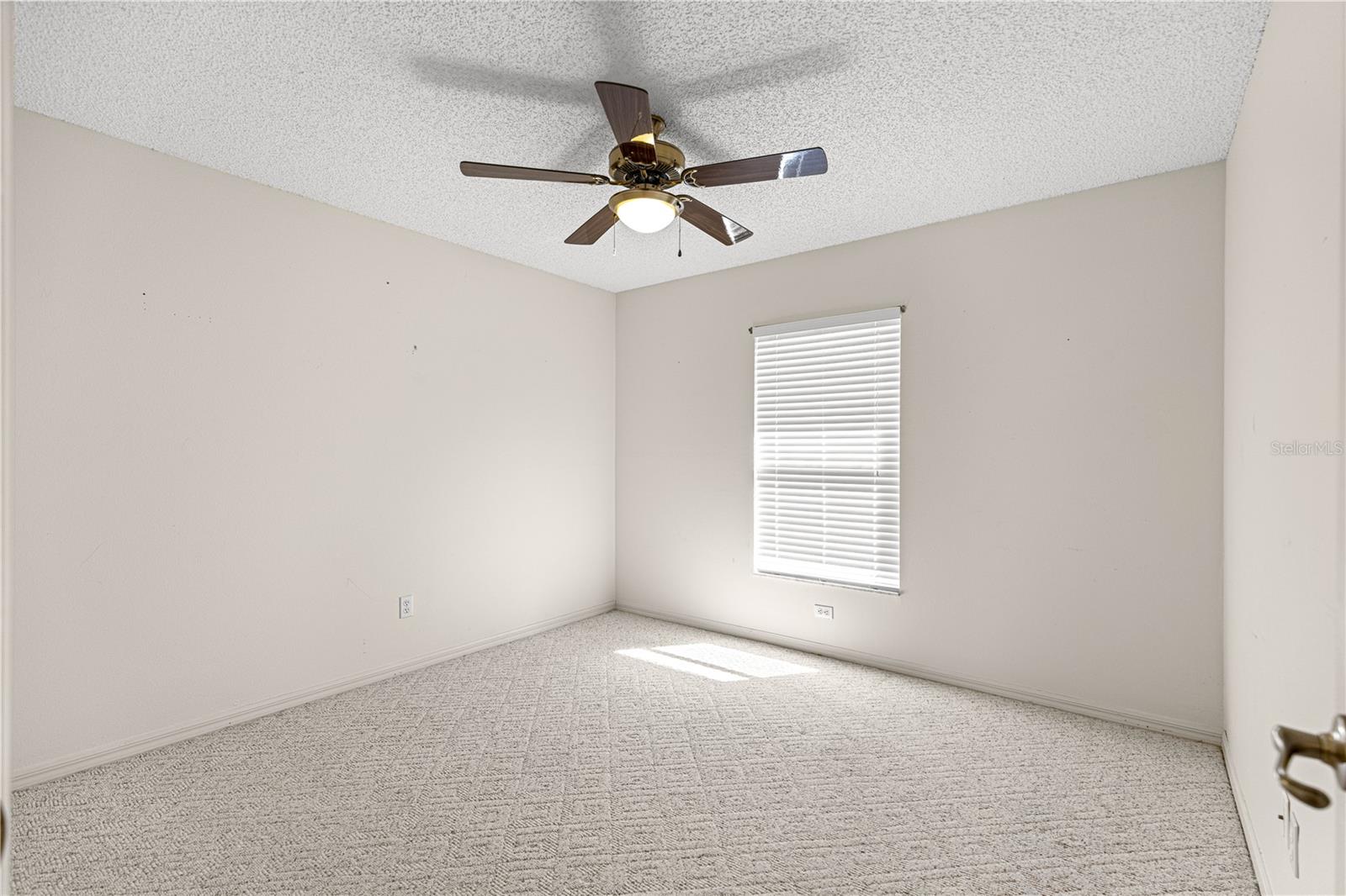 ON TOP OF THE WORLD - Residential