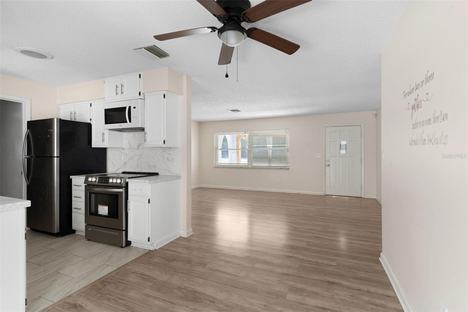 RAINBOW LAKES ESTATE - Residential Lease
