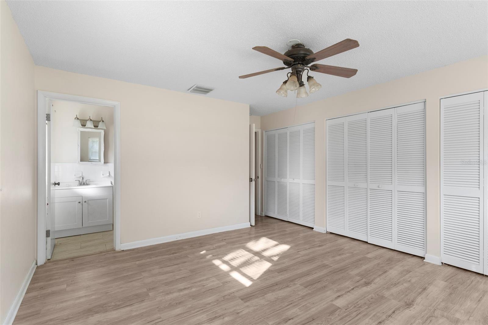 RAINBOW LAKES ESTATE - Residential Lease