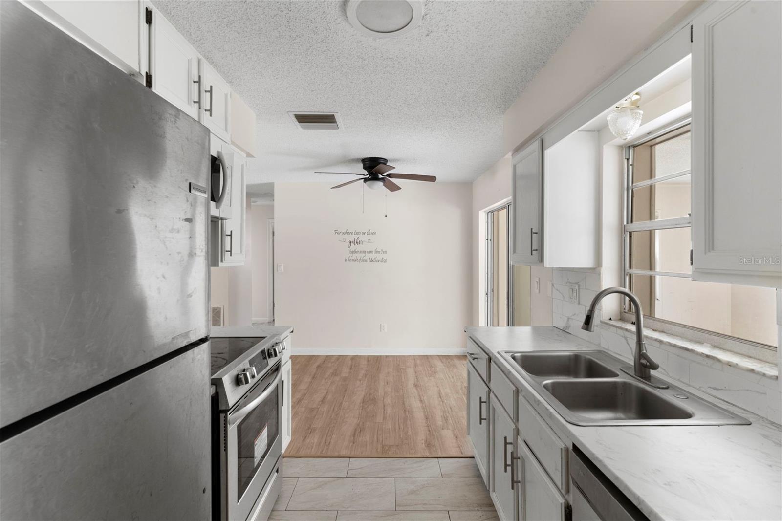 RAINBOW LAKES ESTATE - Residential Lease