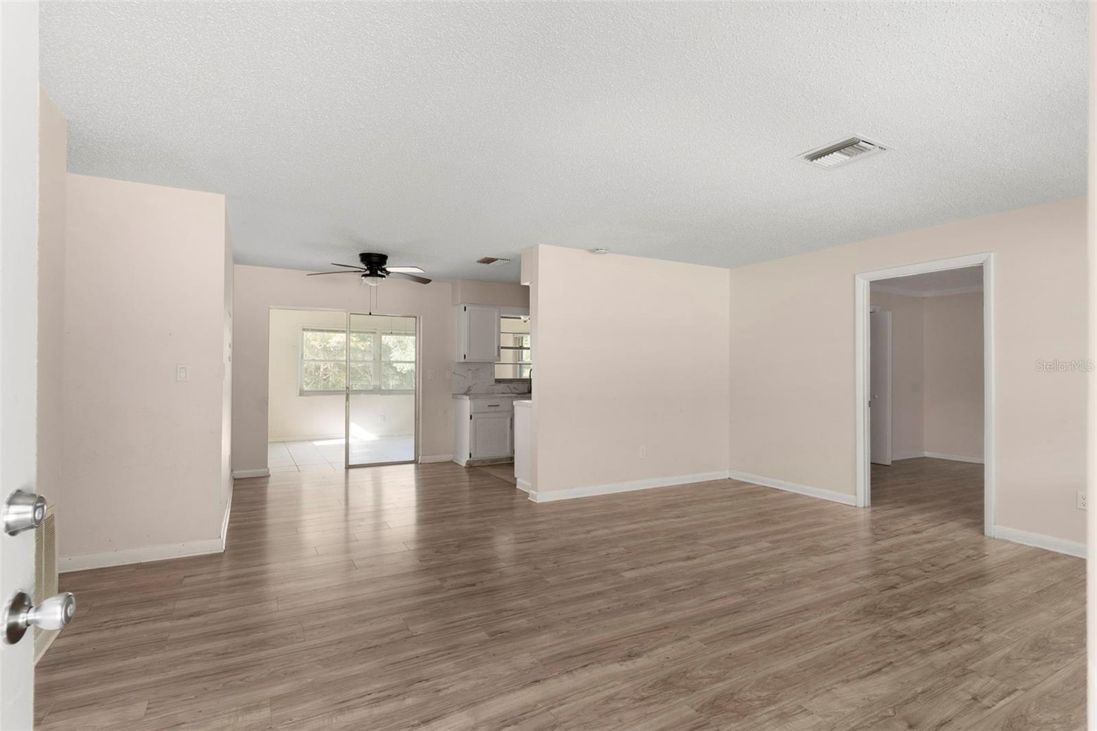 RAINBOW LAKES ESTATE - Residential Lease