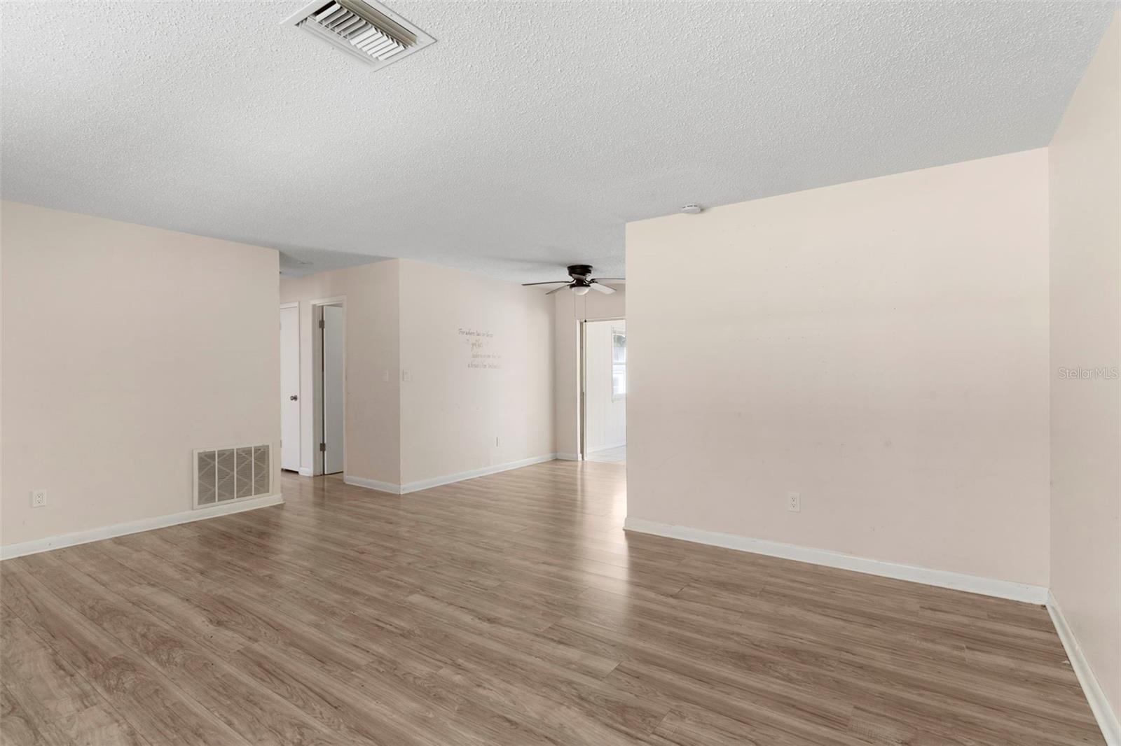 RAINBOW LAKES ESTATE - Residential Lease