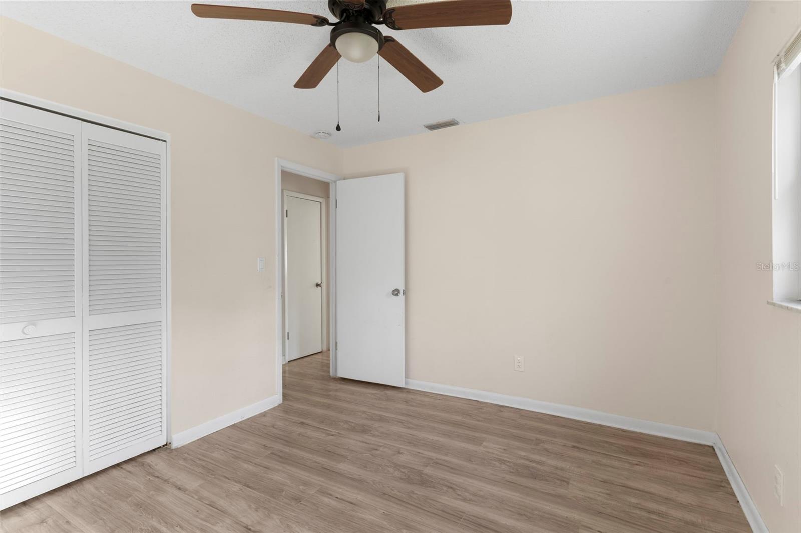 RAINBOW LAKES ESTATE - Residential Lease