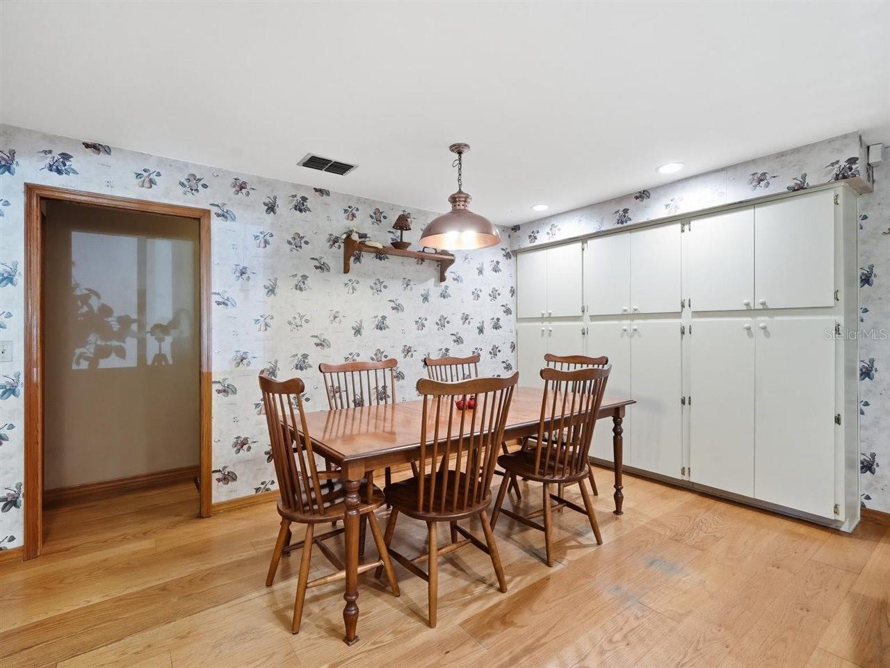 VILLAGE X UNIT II OF CARROLLWO - Residential