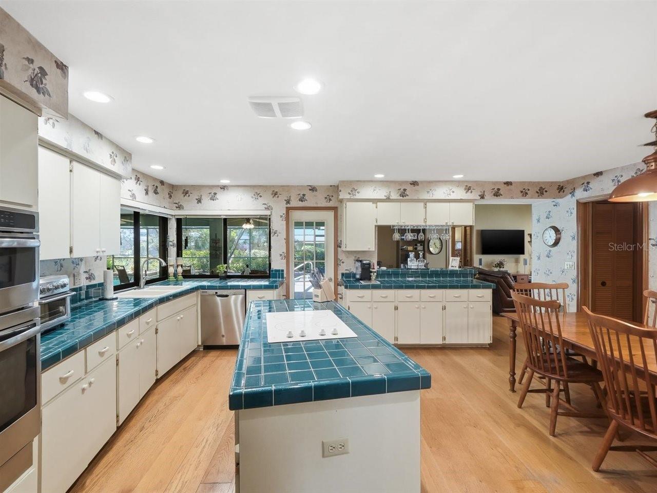 VILLAGE X UNIT II OF CARROLLWO - Residential