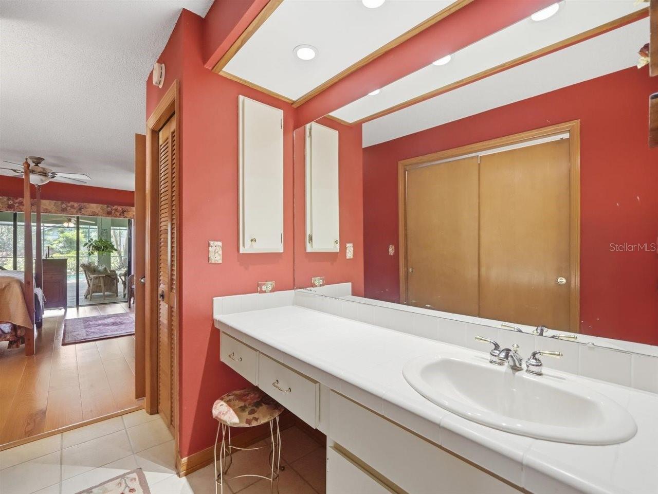 VILLAGE X UNIT II OF CARROLLWO - Residential