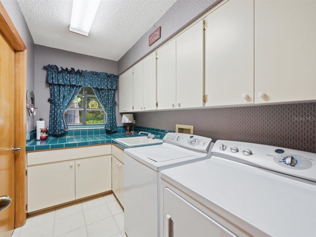 VILLAGE X UNIT II OF CARROLLWO - Residential
