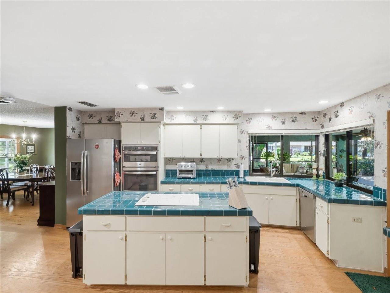 VILLAGE X UNIT II OF CARROLLWO - Residential