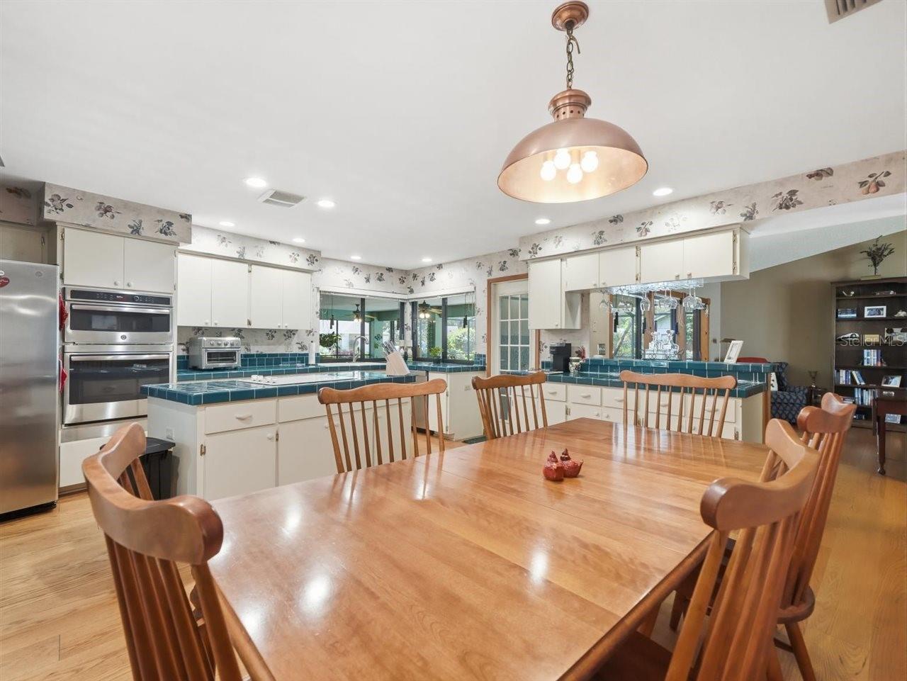 VILLAGE X UNIT II OF CARROLLWO - Residential