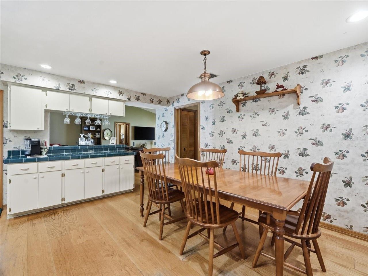 VILLAGE X UNIT II OF CARROLLWO - Residential