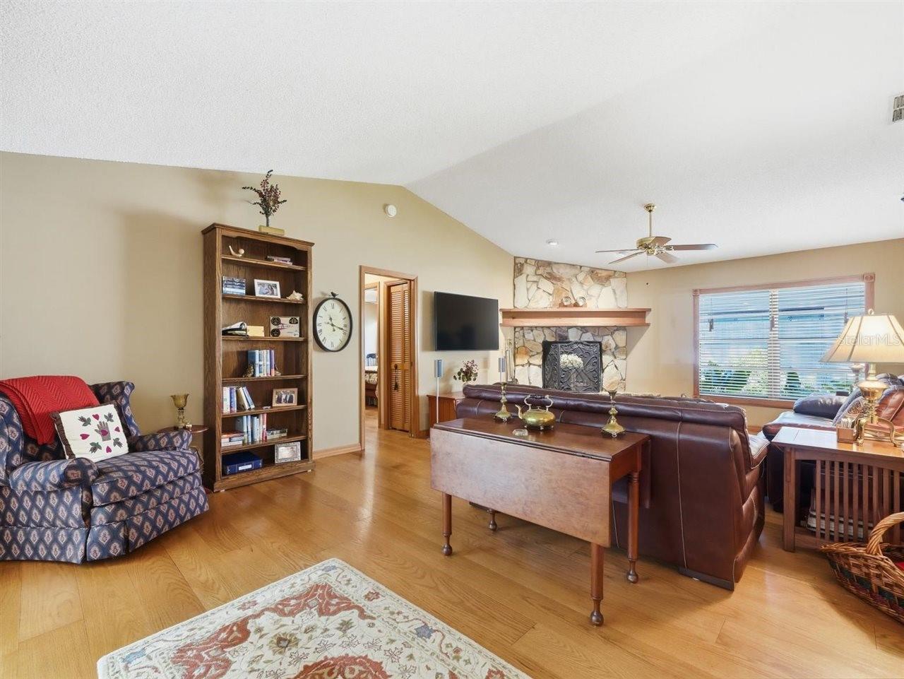 VILLAGE X UNIT II OF CARROLLWO - Residential