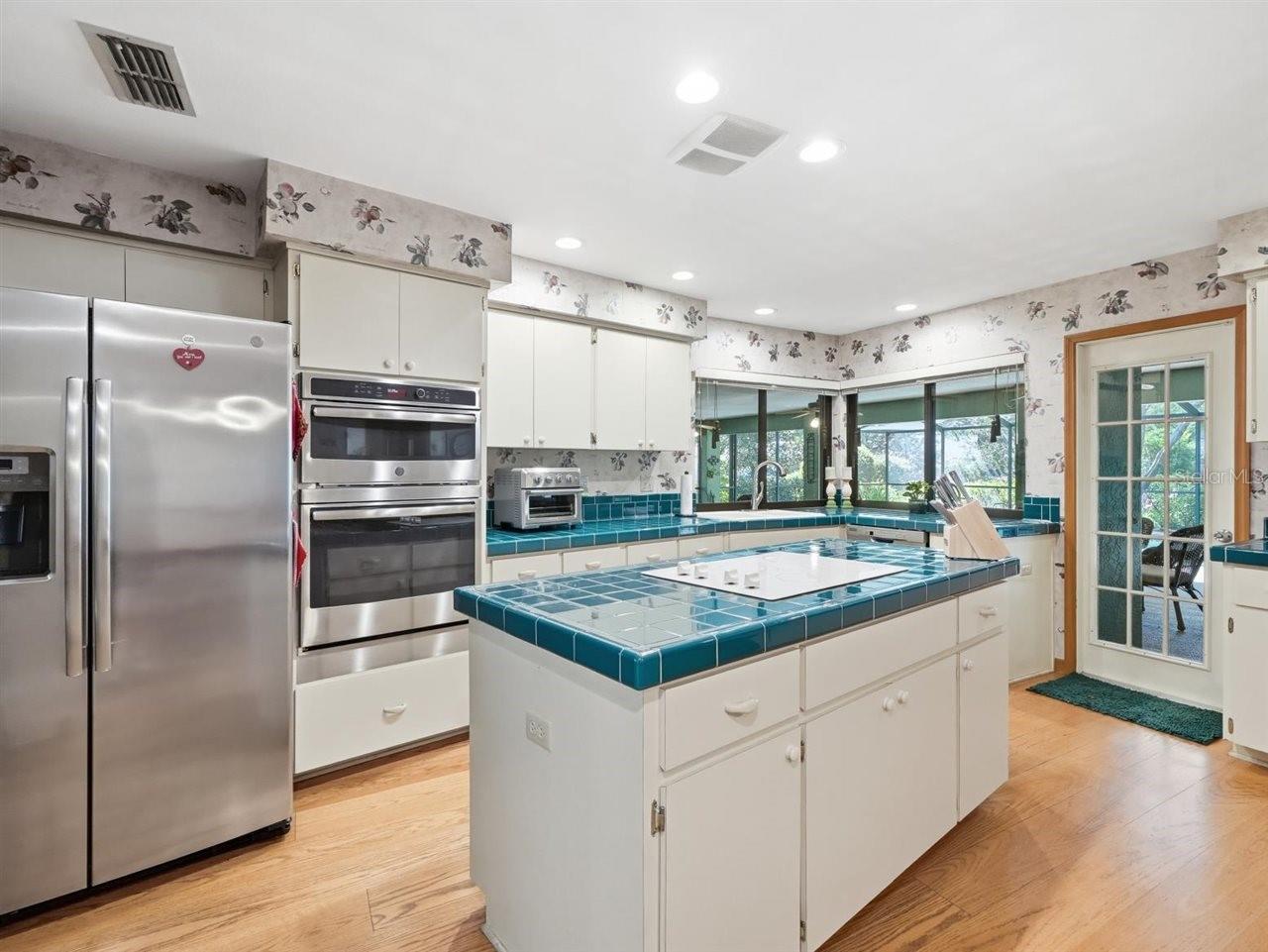 VILLAGE X UNIT II OF CARROLLWO - Residential