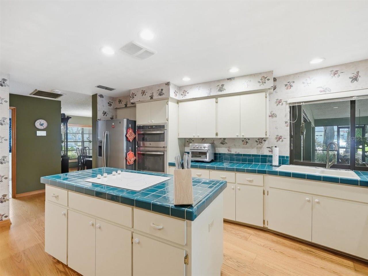 VILLAGE X UNIT II OF CARROLLWO - Residential