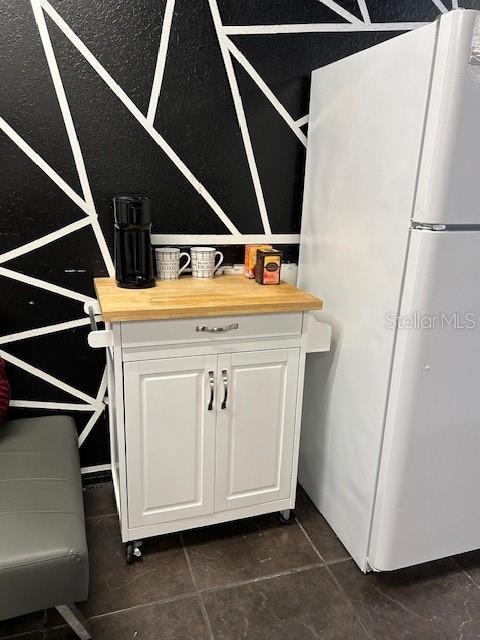 CONTINENTAL SQUARE OFFICE CONDO - Commercial Lease