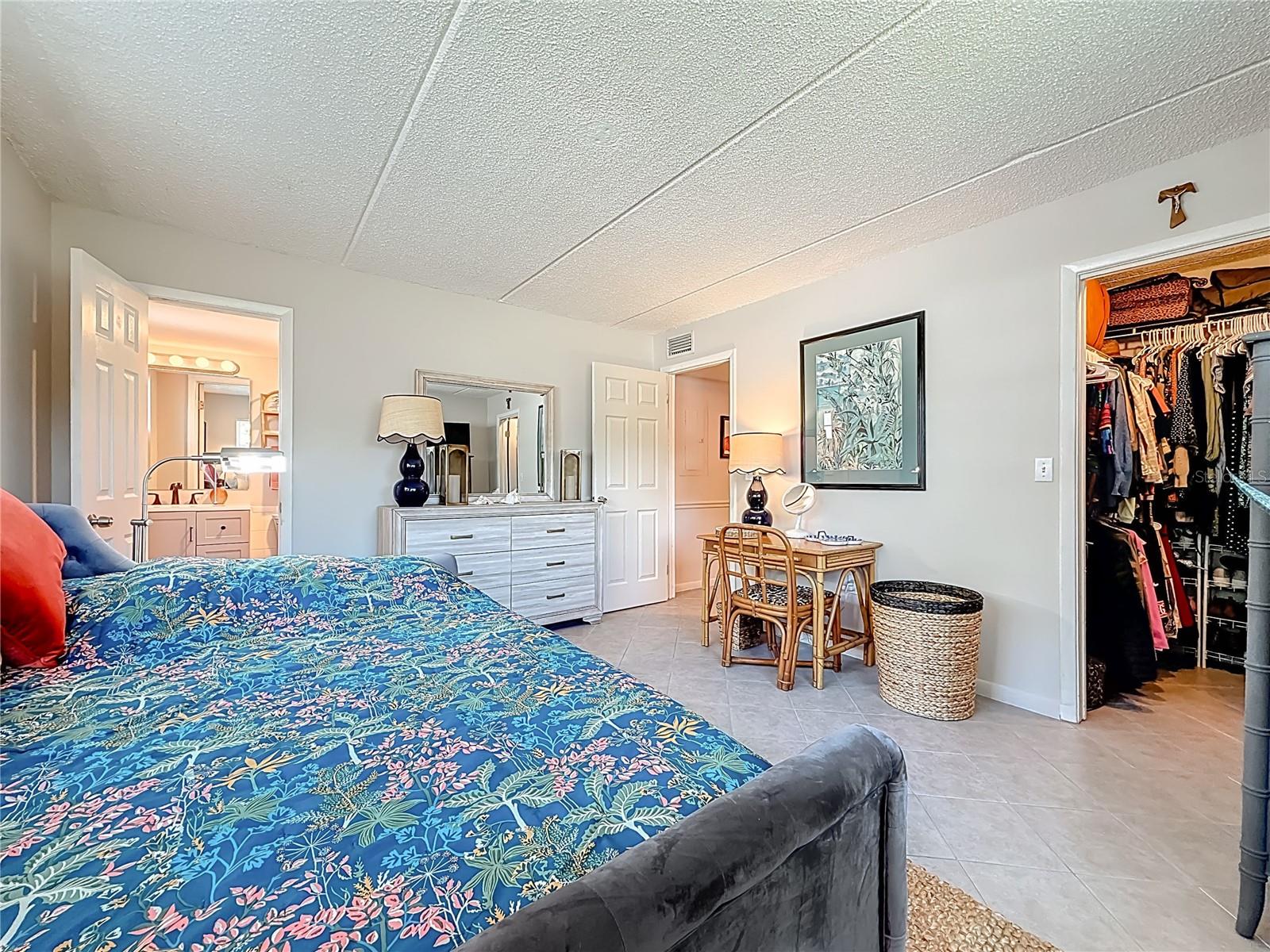 HARBOUR TOWNE CONDO - Residential