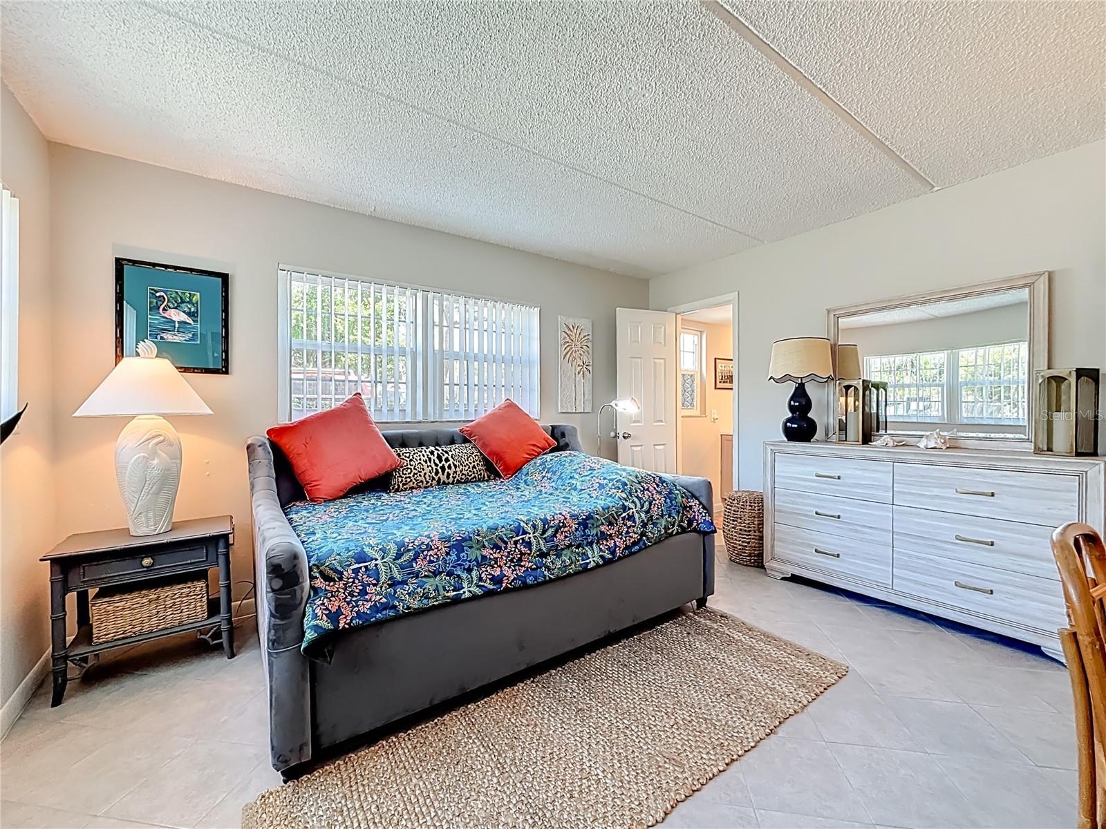 HARBOUR TOWNE CONDO - Residential