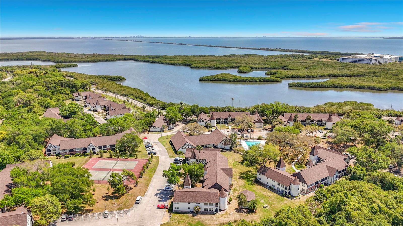 HARBOUR TOWNE CONDO - Residential