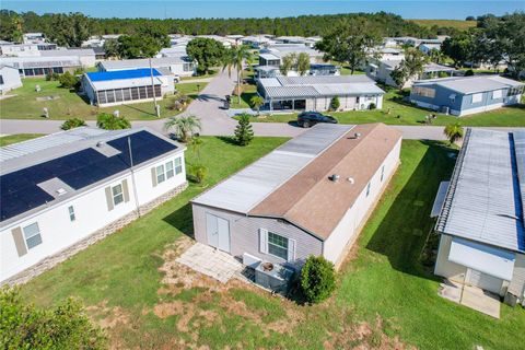 A home in LAKE WALES