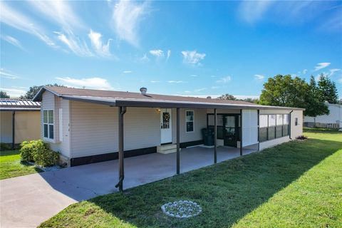 A home in LAKE WALES