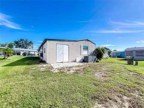 A home in LAKE WALES