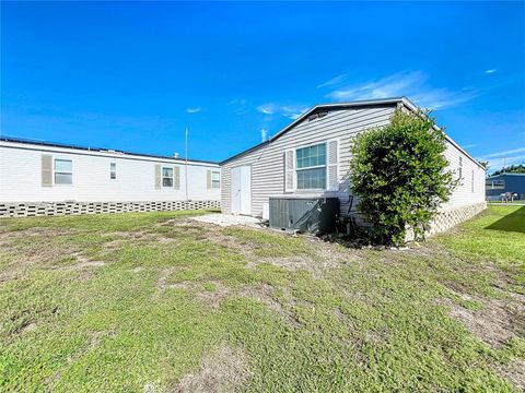 A home in LAKE WALES