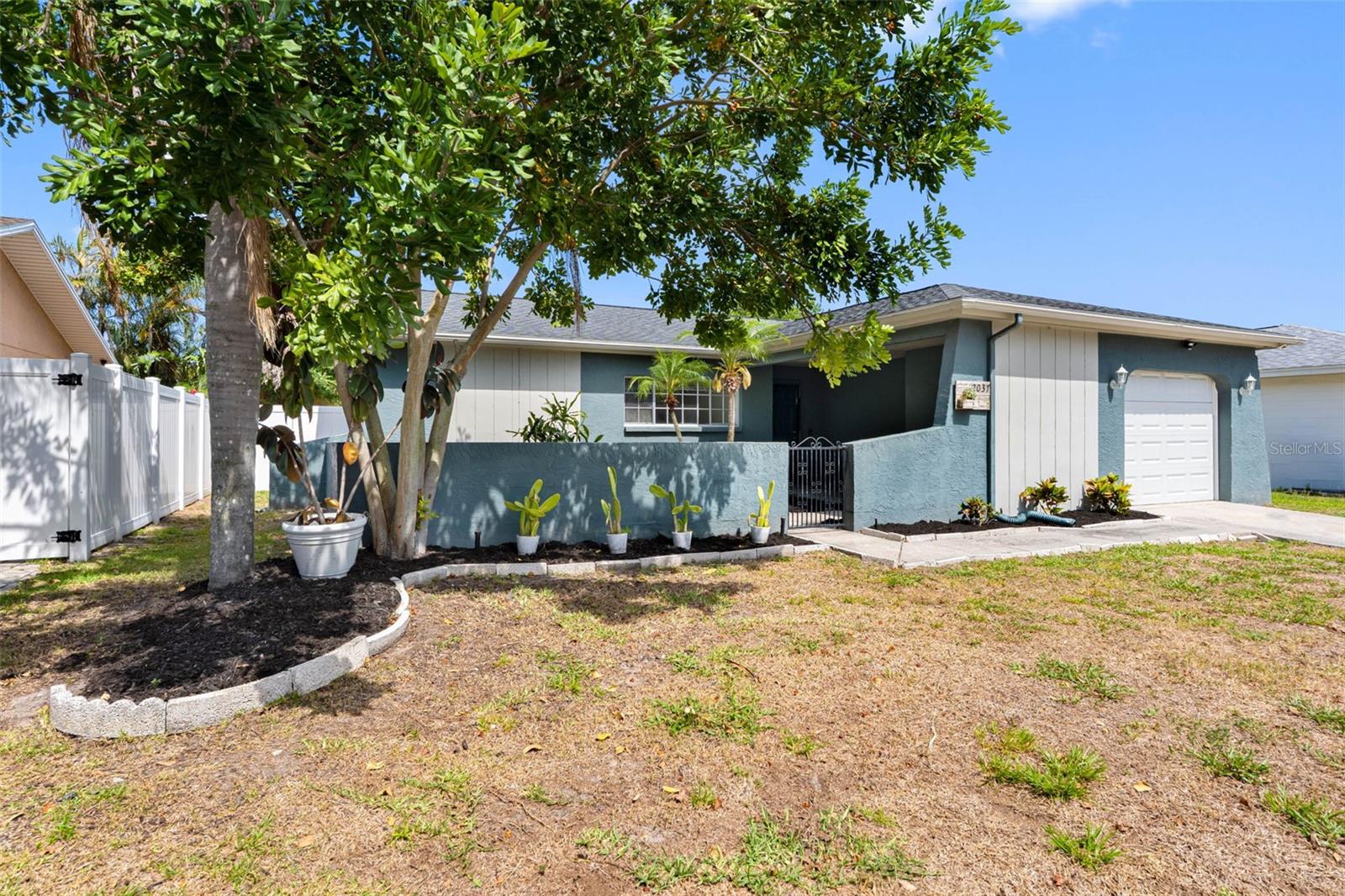 2037 CITRUS HILL LANE