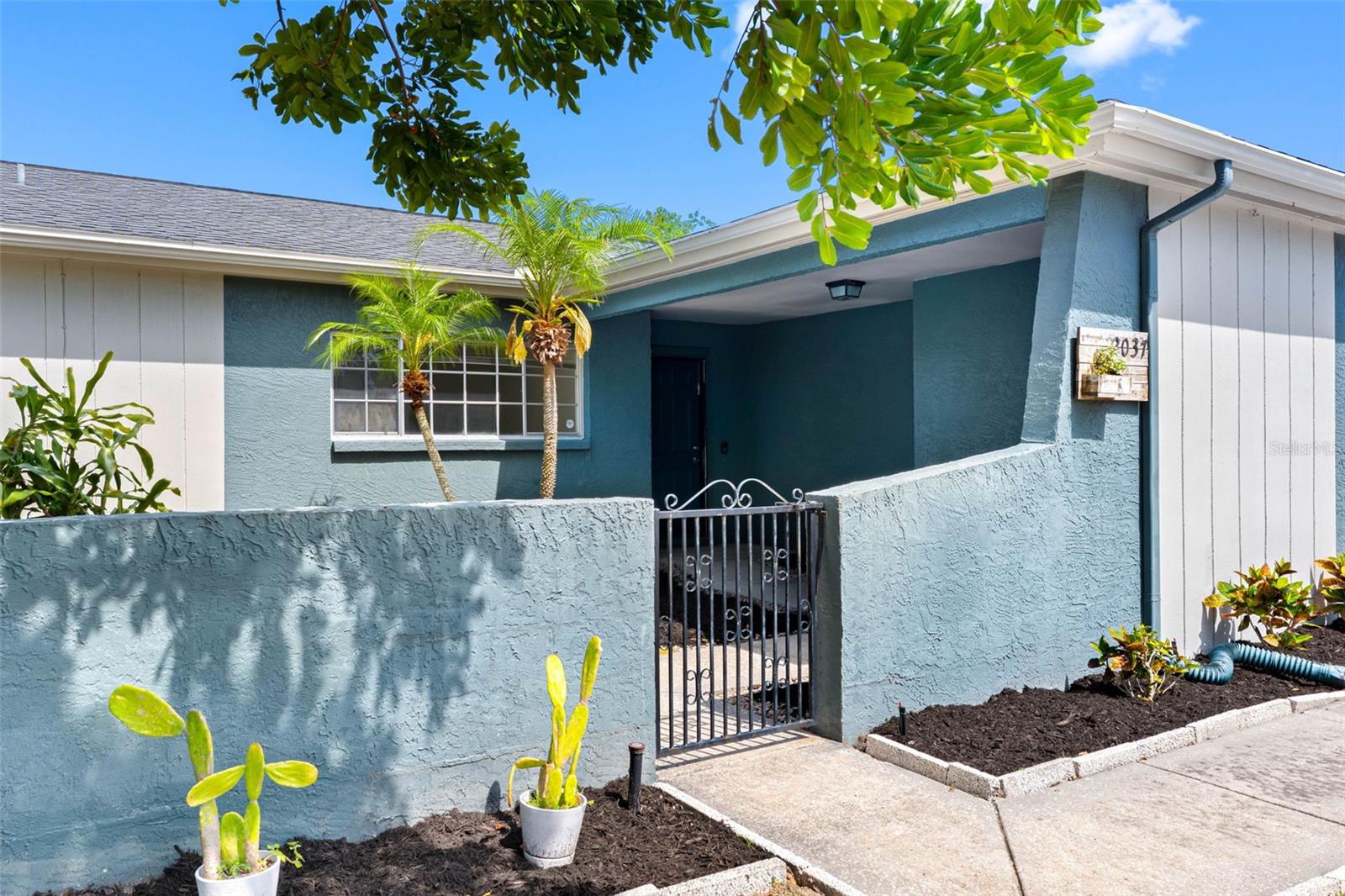 2037 CITRUS HILL LANE
