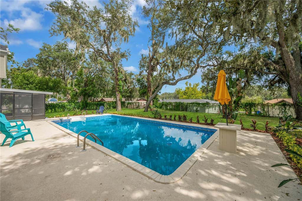 Photo of 122 Windy Place, Brandon, FL 33511 (MLS # TB8529100)