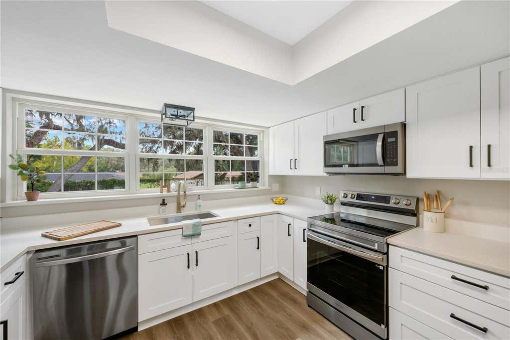 Photo of 122 Windy Place, Brandon, FL 33511 (MLS # TB8529100)