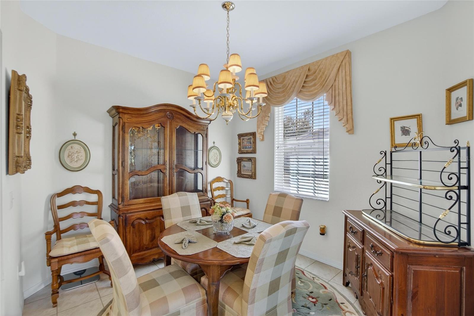 EAGLE GREENS CONDO - Residential