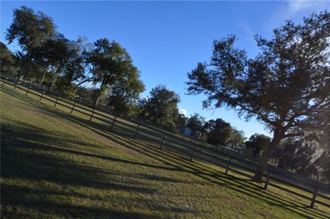 A home in DUNNELLON