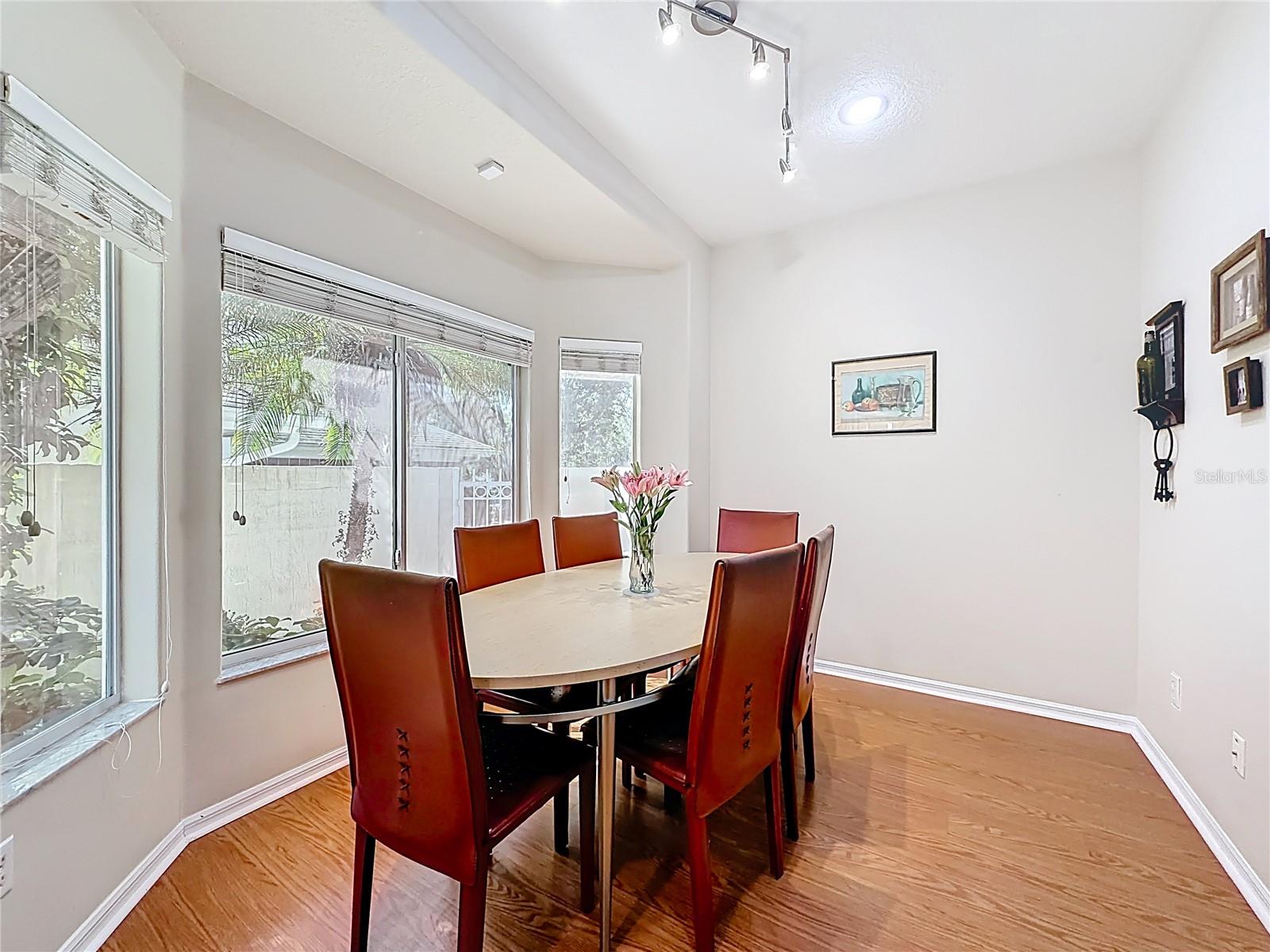 COURTYARDS & COACH HOMES - Residential