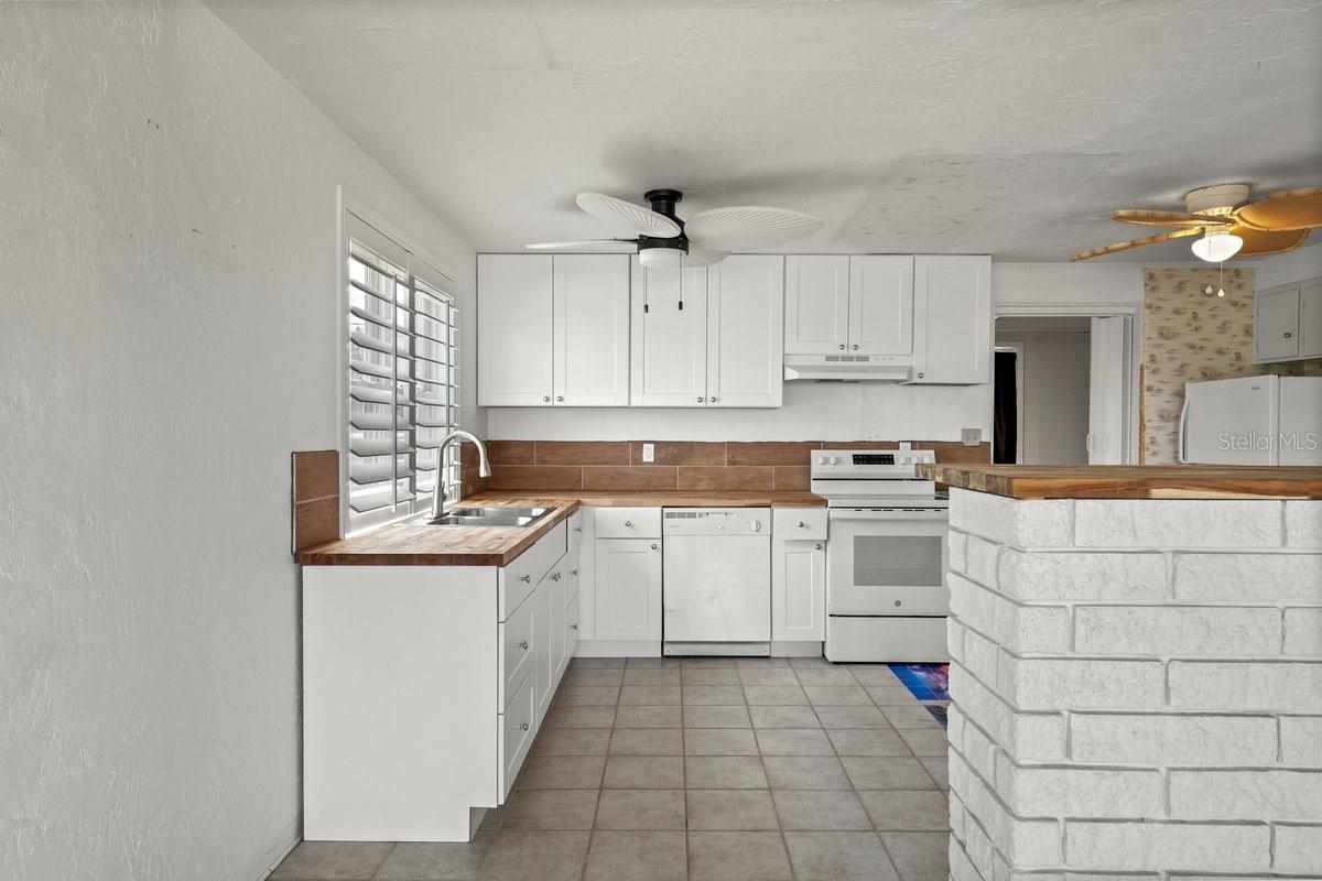 3 OCEAN EDGE DRIVE
