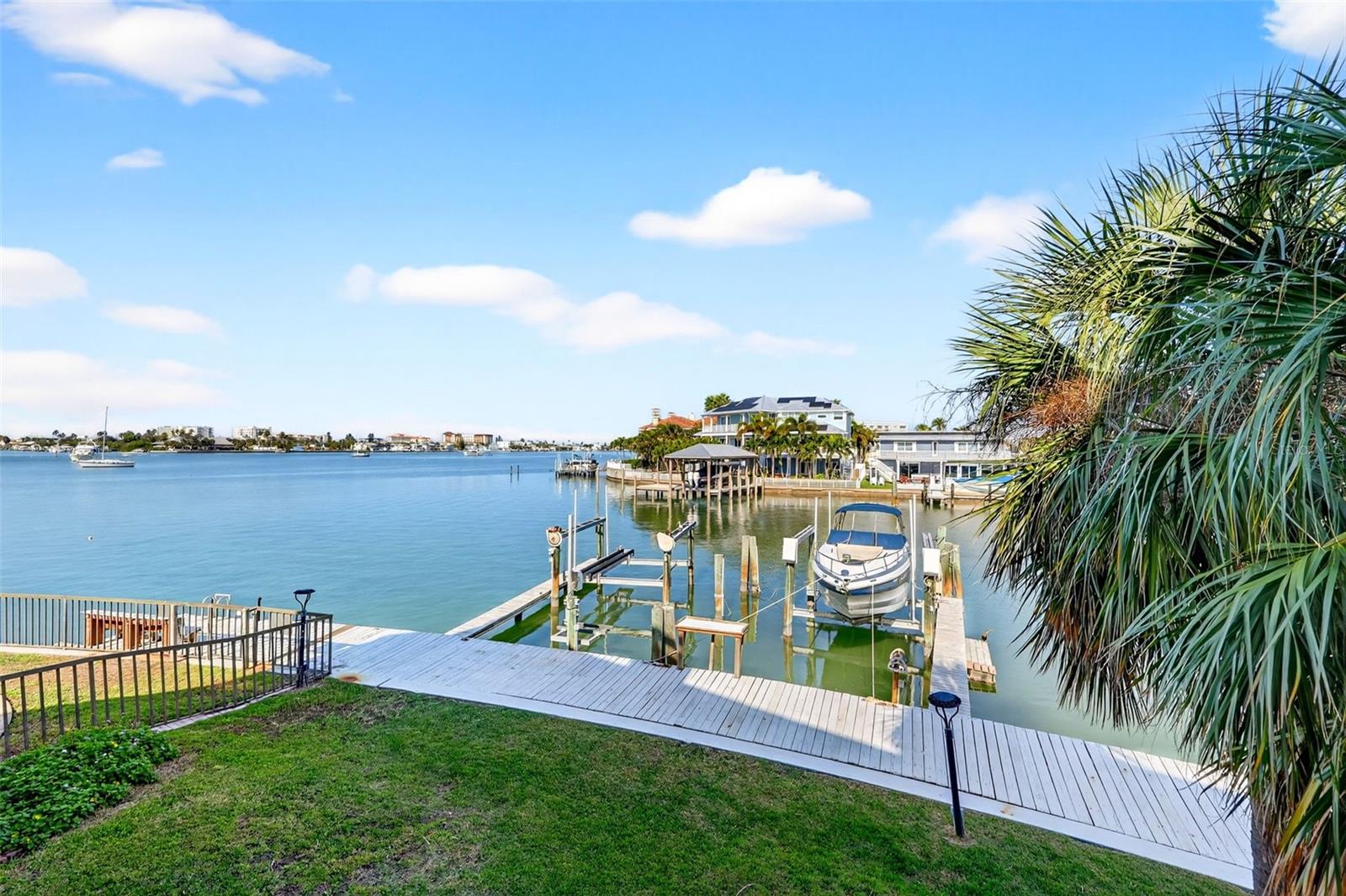 SKIFF HARBOUR TWNHS CONDO - Residential