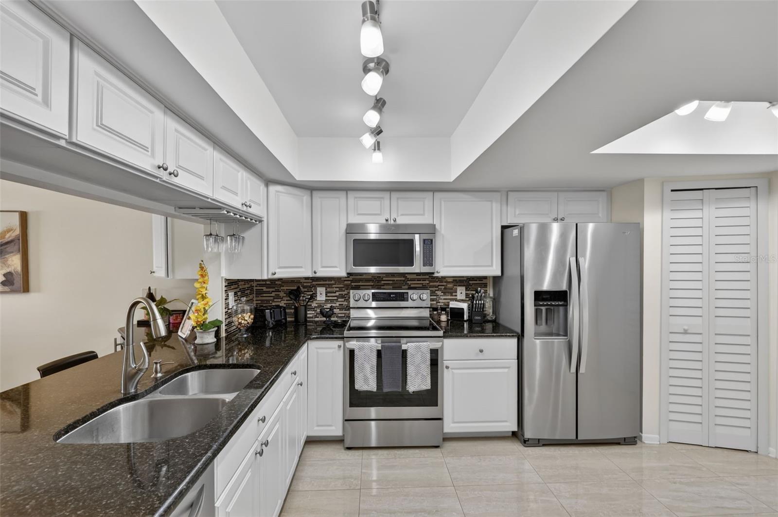 SKIFF HARBOUR TWNHS CONDO - Residential