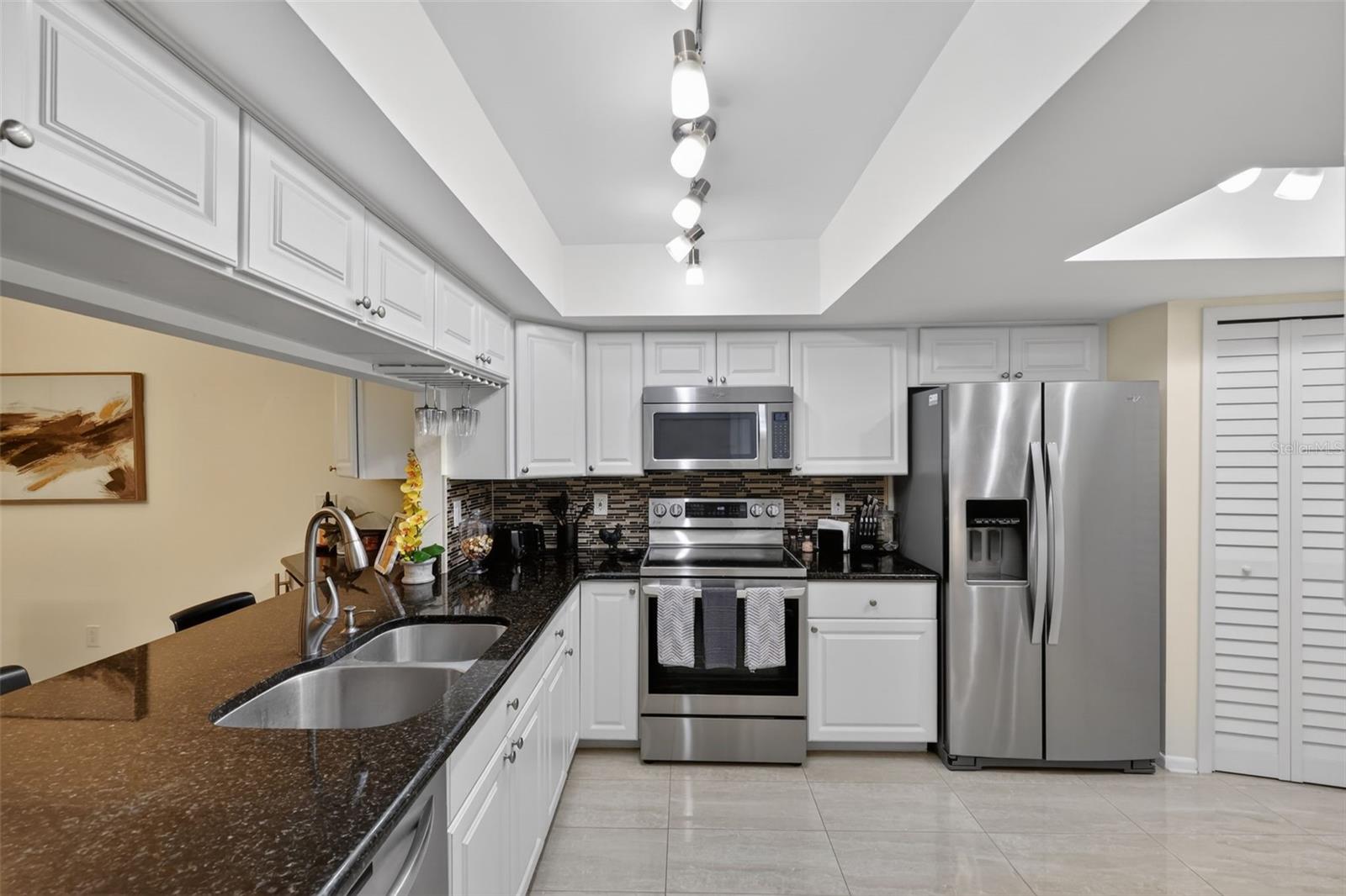 SKIFF HARBOUR TWNHS CONDO - Residential