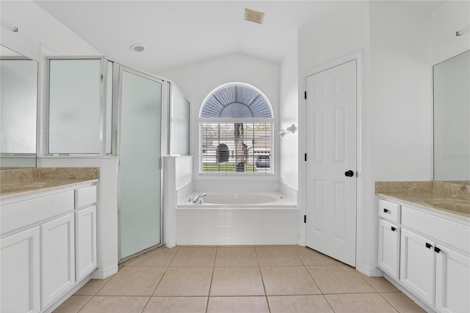 INDIAN LAKES - Residential