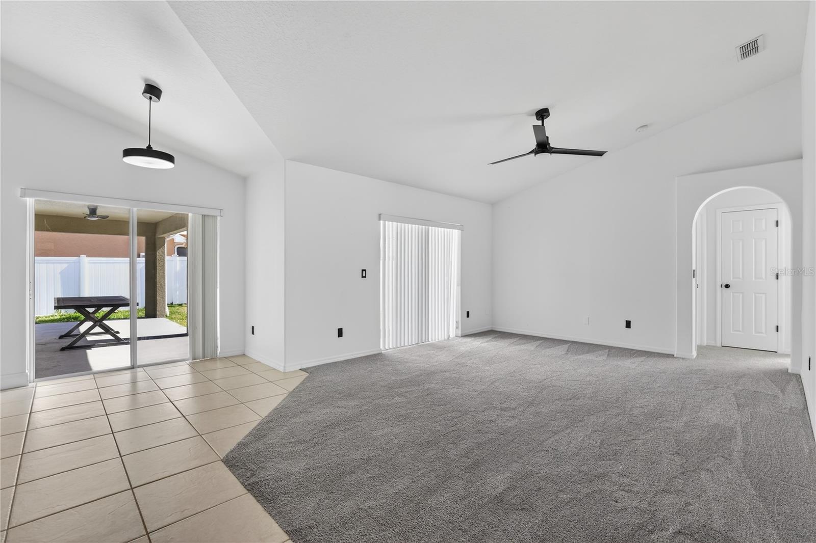 INDIAN LAKES - Residential