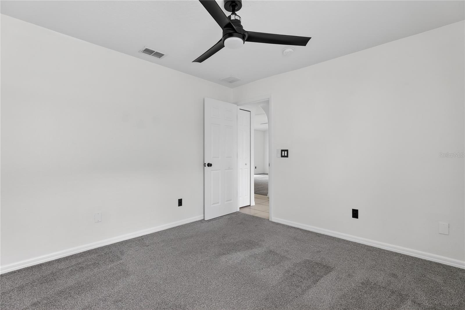 INDIAN LAKES - Residential