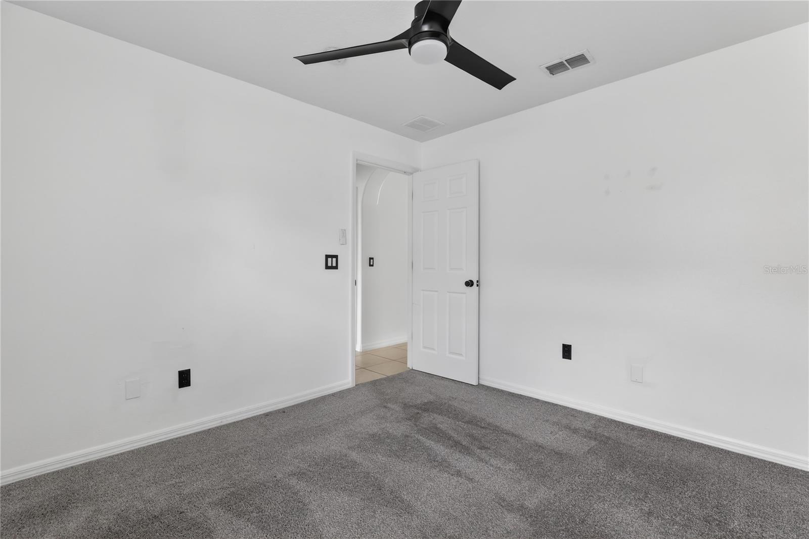 INDIAN LAKES - Residential