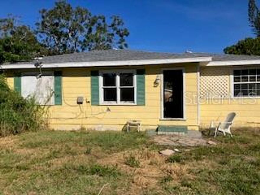 Investor alert. Look at this gem in Sarasota!! Brand new roof installed this year. This home needs your tender, loving, care!! Has an outdoor shower and a shed!! Can be a great rental or flip. So close to downtown, beaches, restaurants, bay front , and I-75