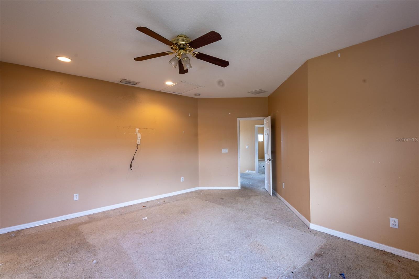 IVY LAKE ESTATES - Residential