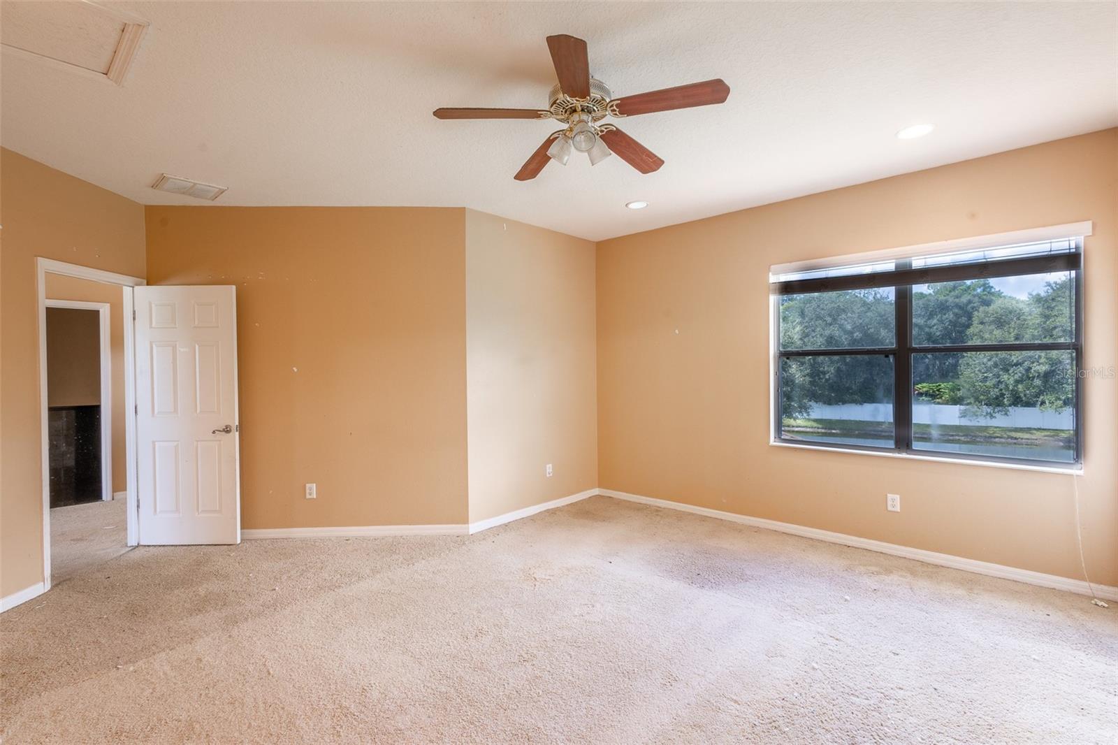 IVY LAKE ESTATES - Residential