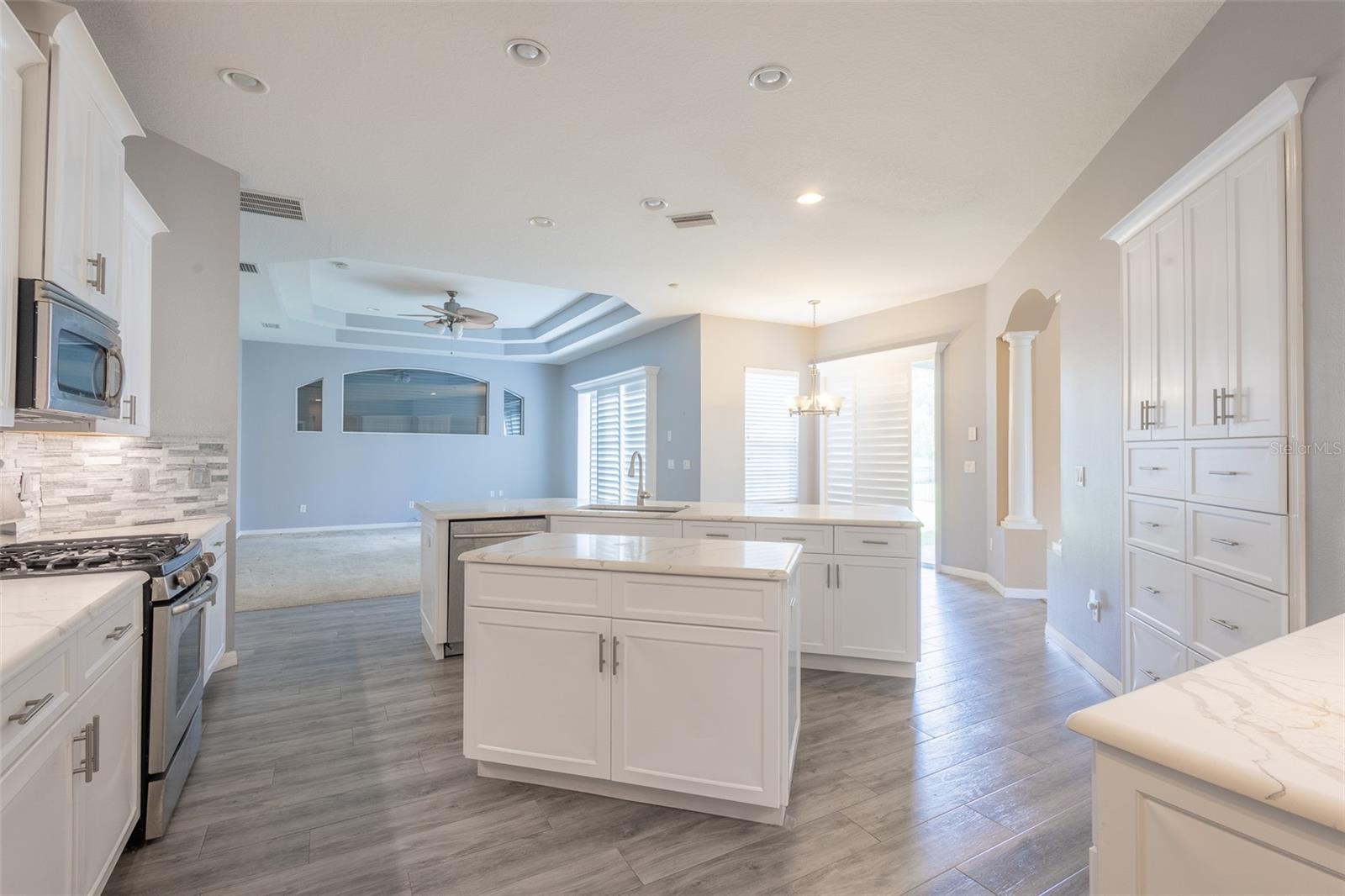 IVY LAKE ESTATES - Residential