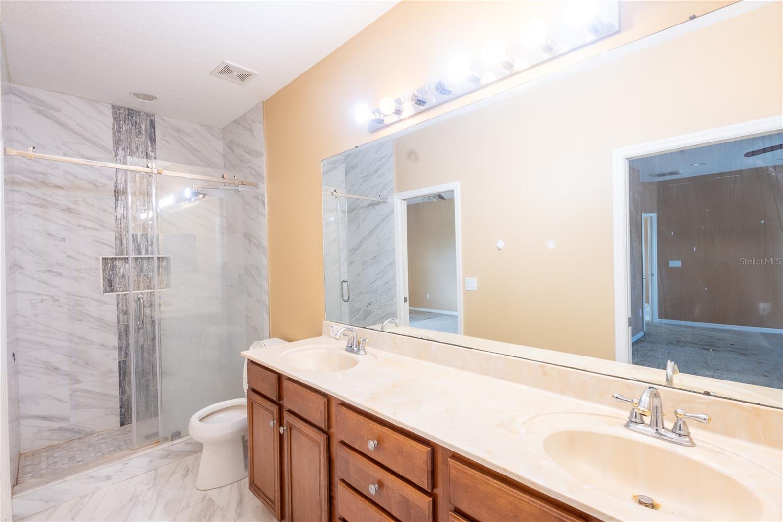 IVY LAKE ESTATES - Residential