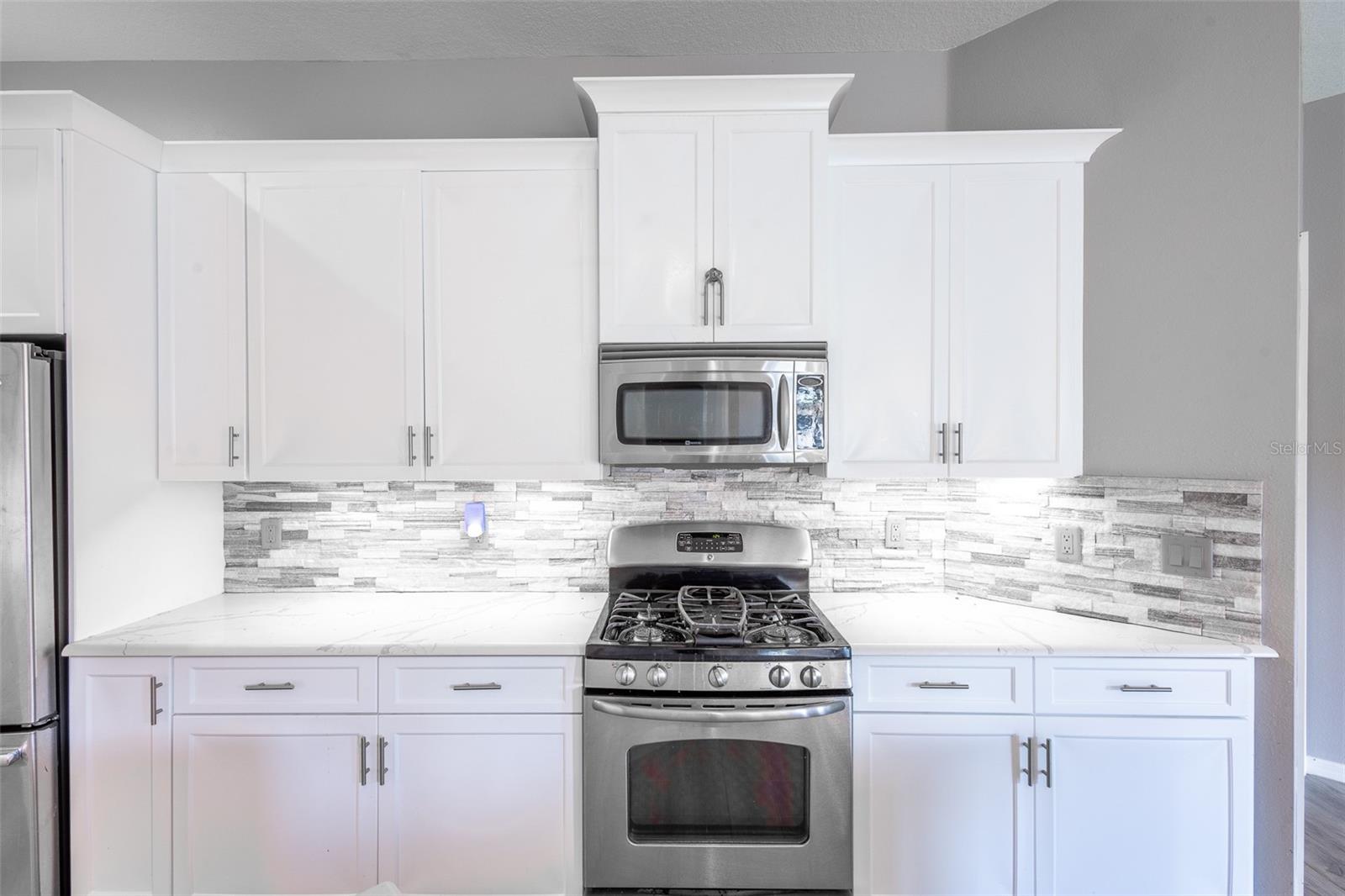 IVY LAKE ESTATES - Residential